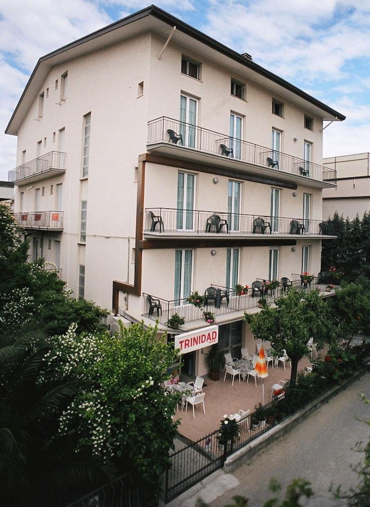 Hotel Trinidad Rímini Exterior foto